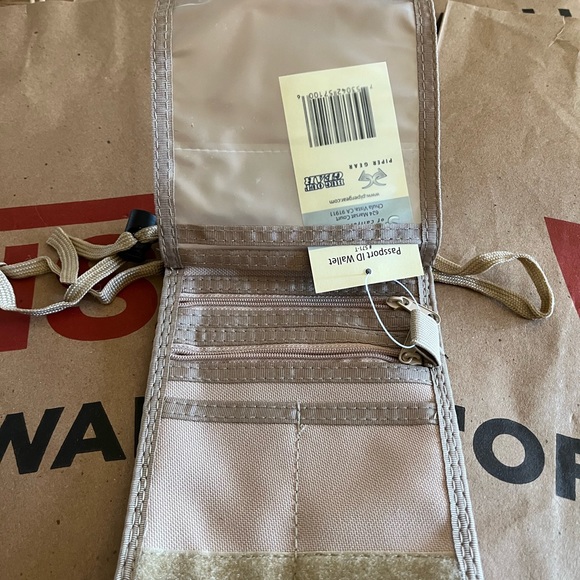 Passport/ID/Wallet Holder - Picture 4 of 4